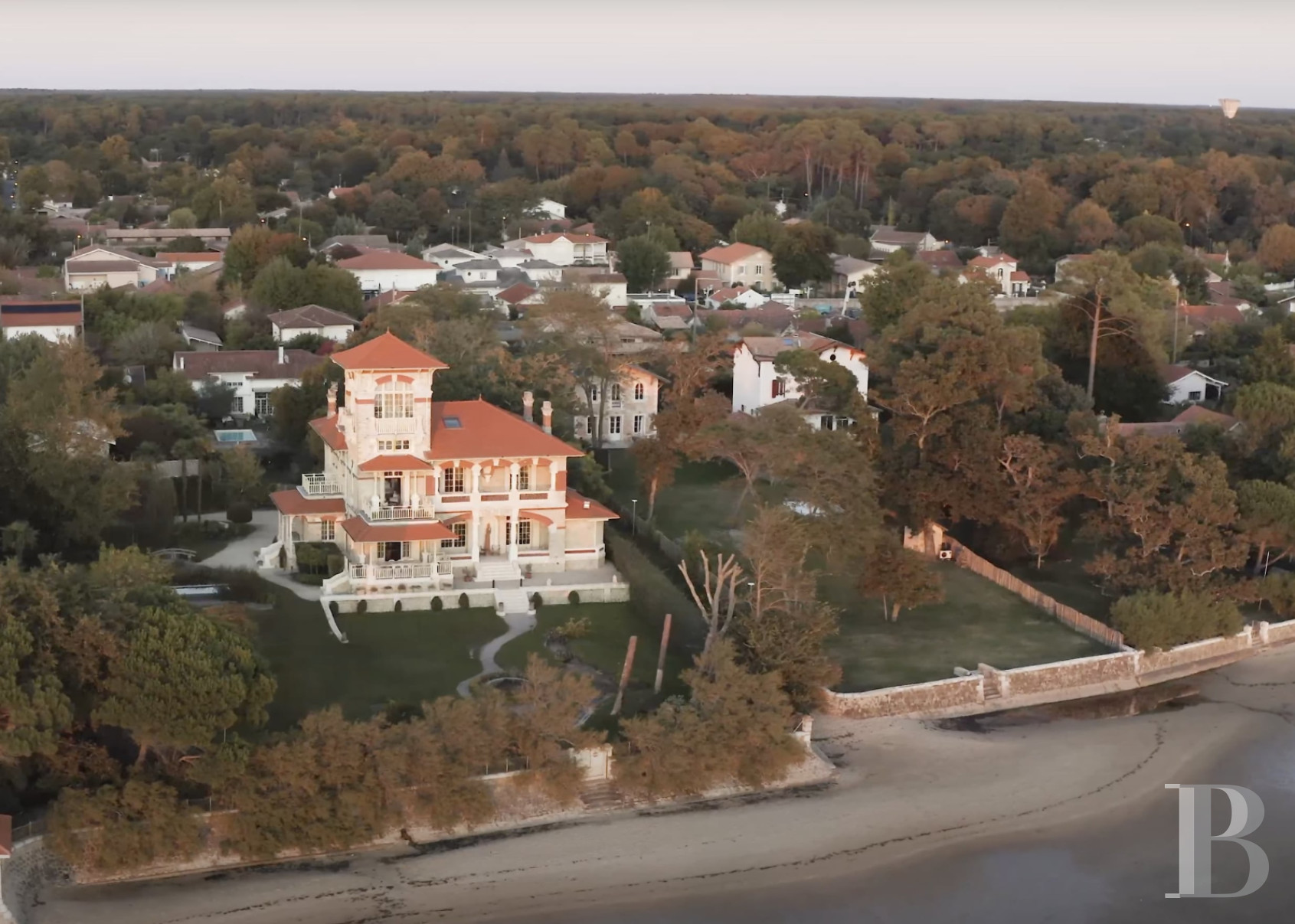 An early 20th-century villa with Italian accents in Lanton, in the Arcachon basin - photo  n°36